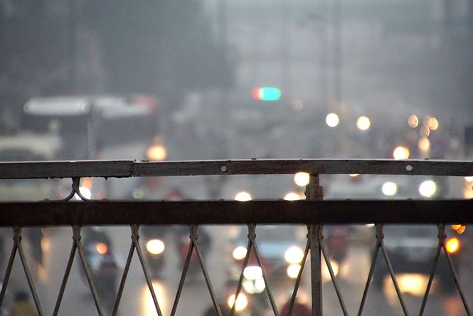 Hà Nội chìm trong sương mù và nồm ẩm Hà Nội chìm trong sương mù và nồm ẩm